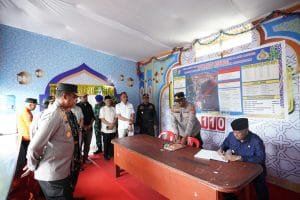Kapolda Papua Barat Irjen Pol Alfred Papare saat meninjau Posko Ops Ketupat Mansinam 2026