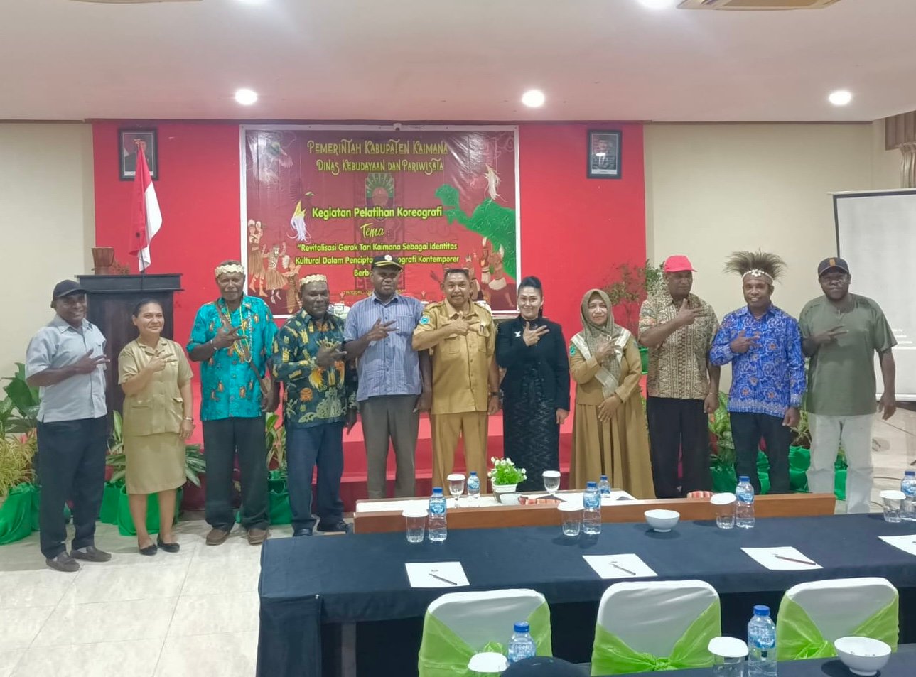 Pelatihan koreografi dengan mengangkat tema “Revitalisasi Gerak Tari Kaimana sebagai Identitas Kultural dalam Penciptaan Koreografi Kontemporer Berbasis Lokal.