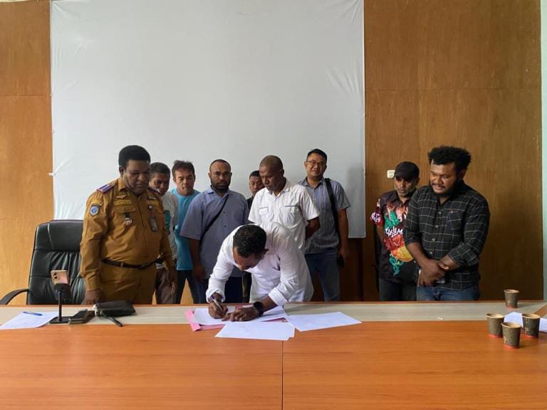 Penyelesaian konflik Pengemudi Hilux dan Travel CV Transnusa yang difasilitasi Dishub Papua Barat