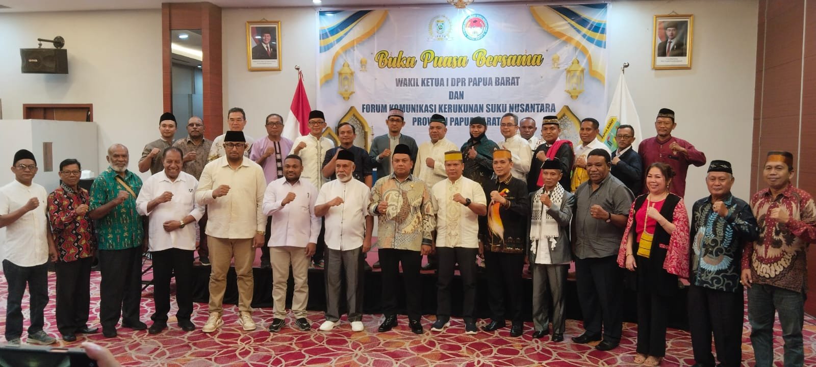 Pose bersama FKKSN dalam kesempatan acara buka puasa bersama