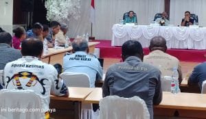 Rapat pemantapan rencana kegiatan HKG PKK ke 54 di Pegunungan Arfak Rapat pemantapan rencana kegiatan HKG PKK ke 54 di Pegunungan Arfak