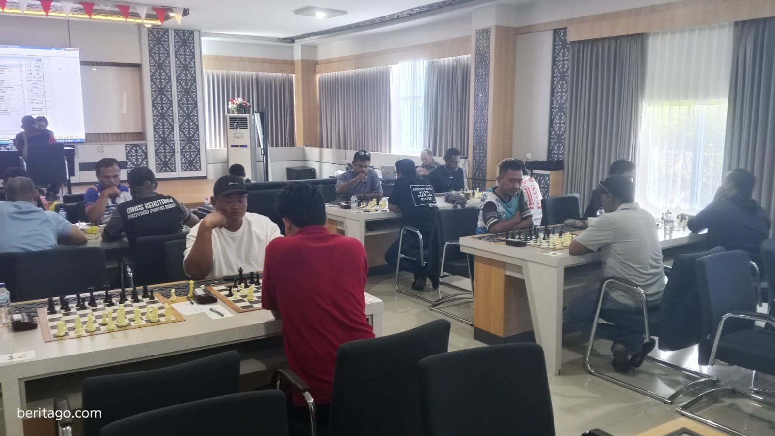 Sebanyak 50 ASN mengikuti lomba Catur dalam rangka HUT ke 27 Provinsi Papua Barat 12 Oktober 2026