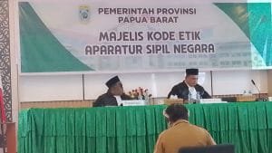 Sidang etik pemalsuan dokumen di lingkup Pemprov Papua Barat kiat menguat. Majelis Kode Etik Aparatur Sipil Negera (ASN) segera membacakan putusan.