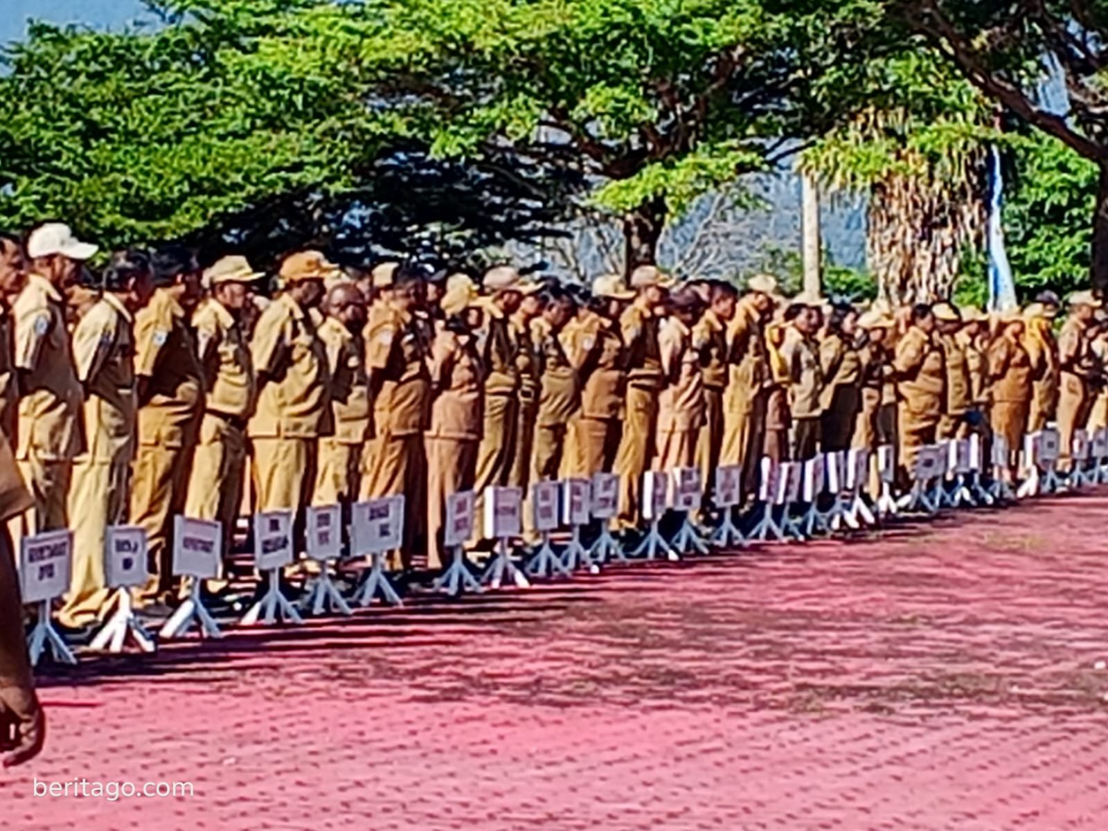 Suasana apel gabungan ASN di Lingkup Pemprov Papua Barat